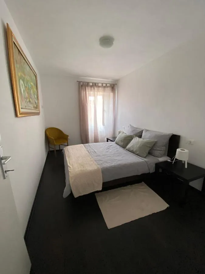 Layla Apartmani Vodnjan 0*,  Croatia